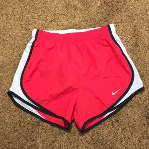 I am selling nike shorts. They are xs